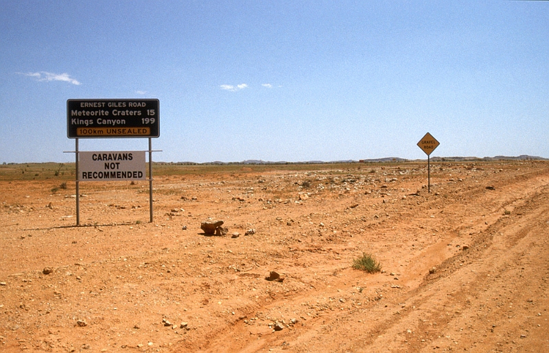 689_Gravelroad naar Kings Canyon, vanaf Stuart Highway.jpg